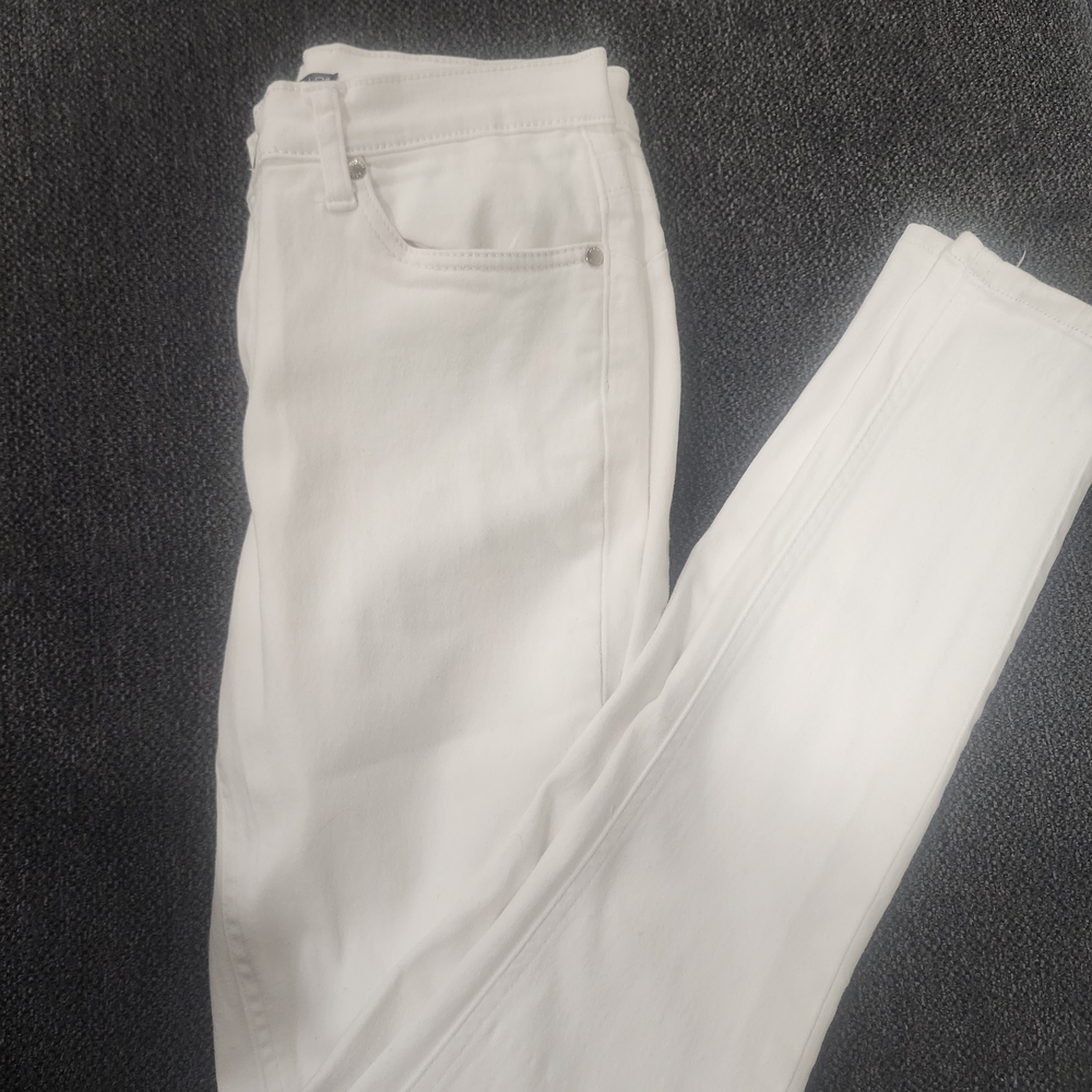 VENUS Women's Crisp White Skinny Jeans